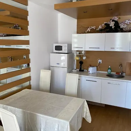 на солнечном берегу Lejlighed Sunny Beach