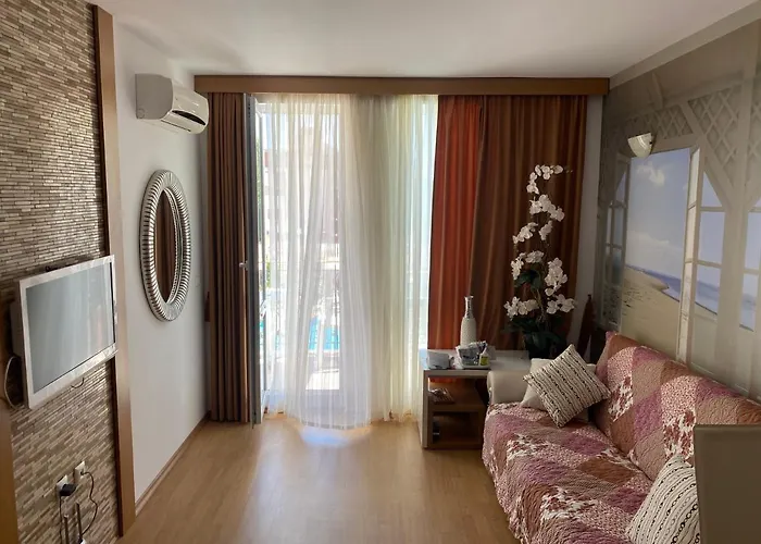 на солнечном берегу Sunny Beach