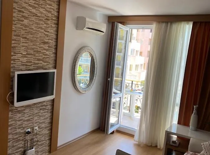 на солнечном берегу * Slăntjev Brjag